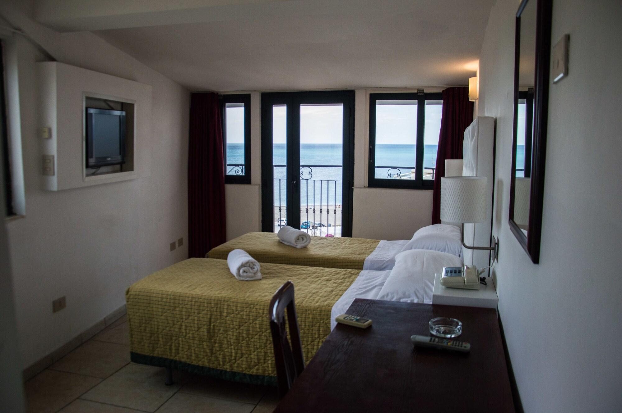 Hotel & Apartments Villa Linda Giardini Naxos Exterior photo